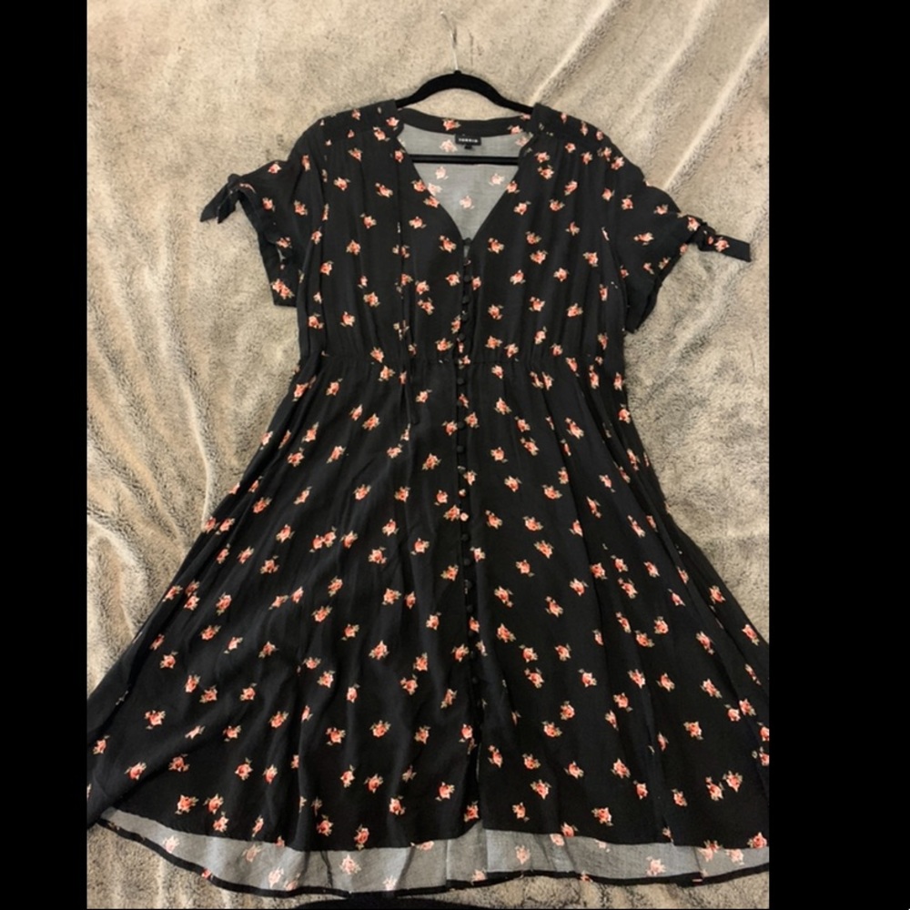Adorable Torrid Floral Dress